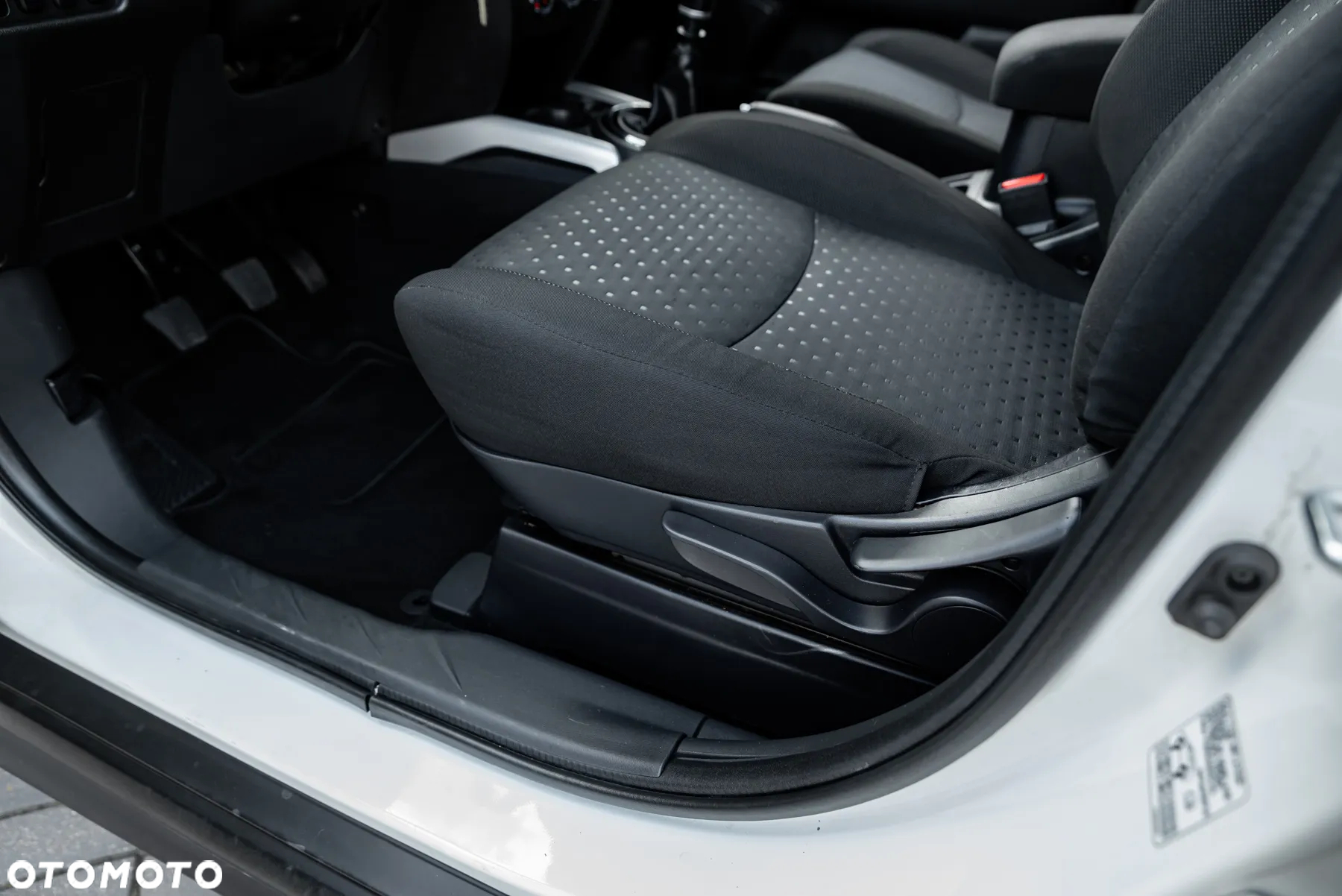 Mitsubishi ASX 1.8 DID Instyle 4WD AS&G - 19