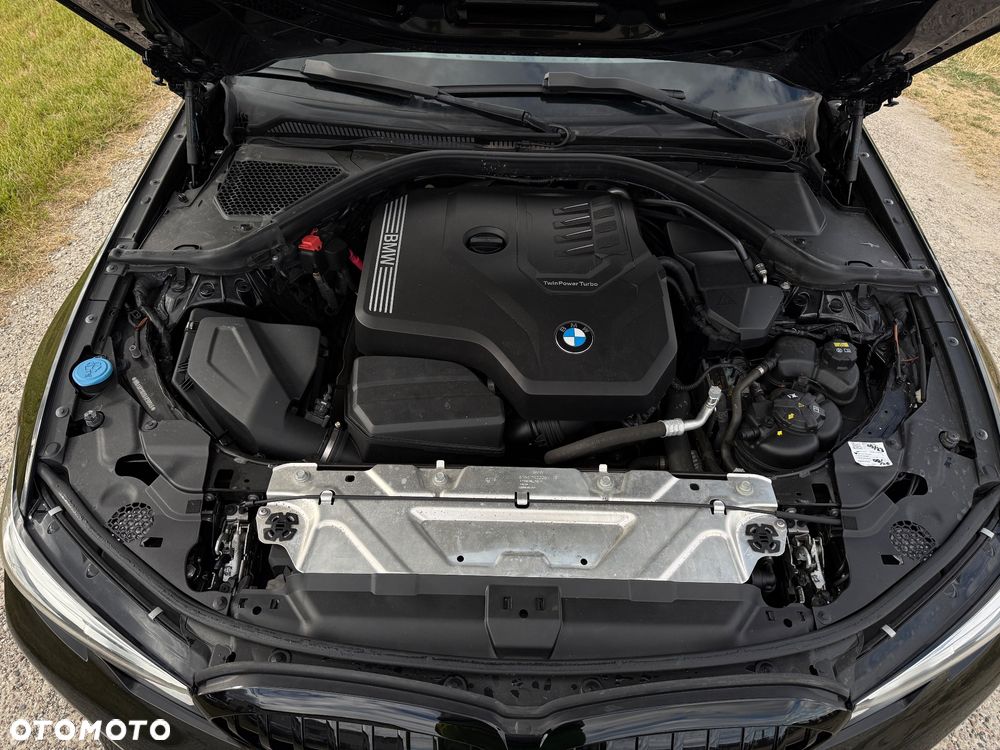 BMW Seria 3 330i - 16