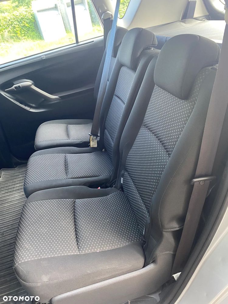 Toyota Verso 1.8 Sol plus NAVI 7os MS - 14