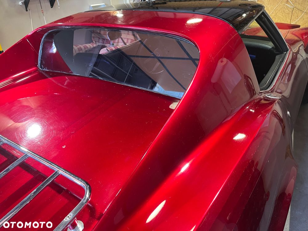 Chevrolet Corvette - 13