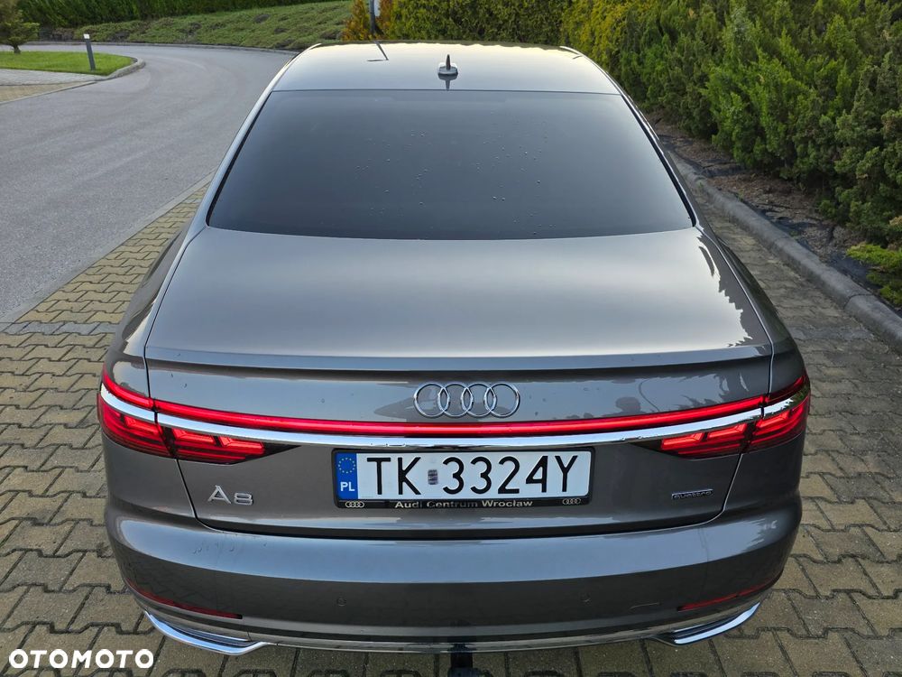 Audi A8 - 8