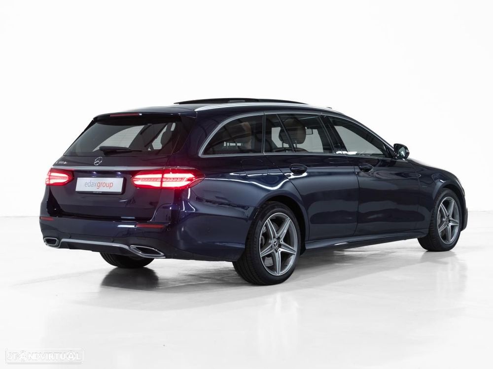 Mercedes-Benz E 300 de AMG Line - 3