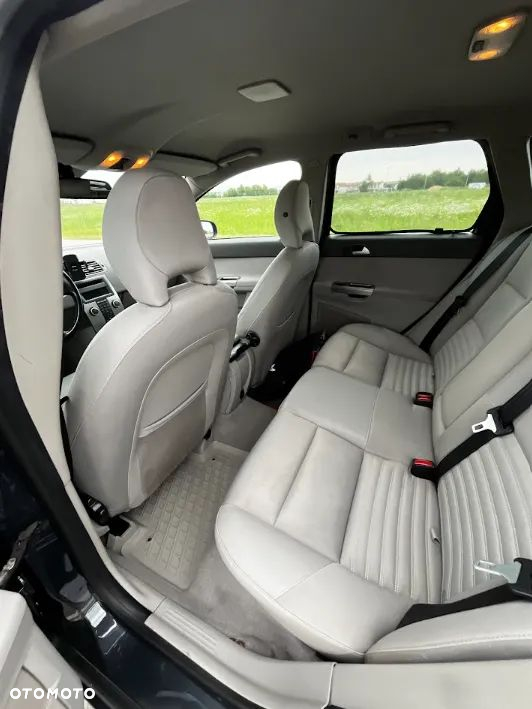 Volvo V50 2.0D Momentum - 6