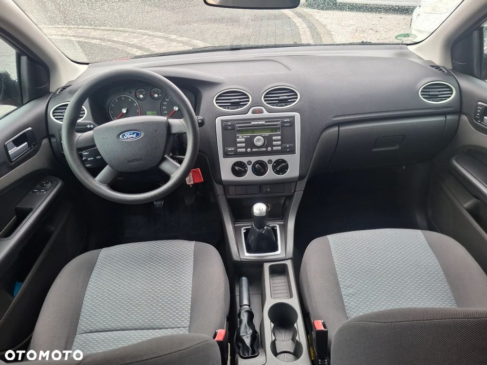 Ford Focus 1.6 16V Style - 8