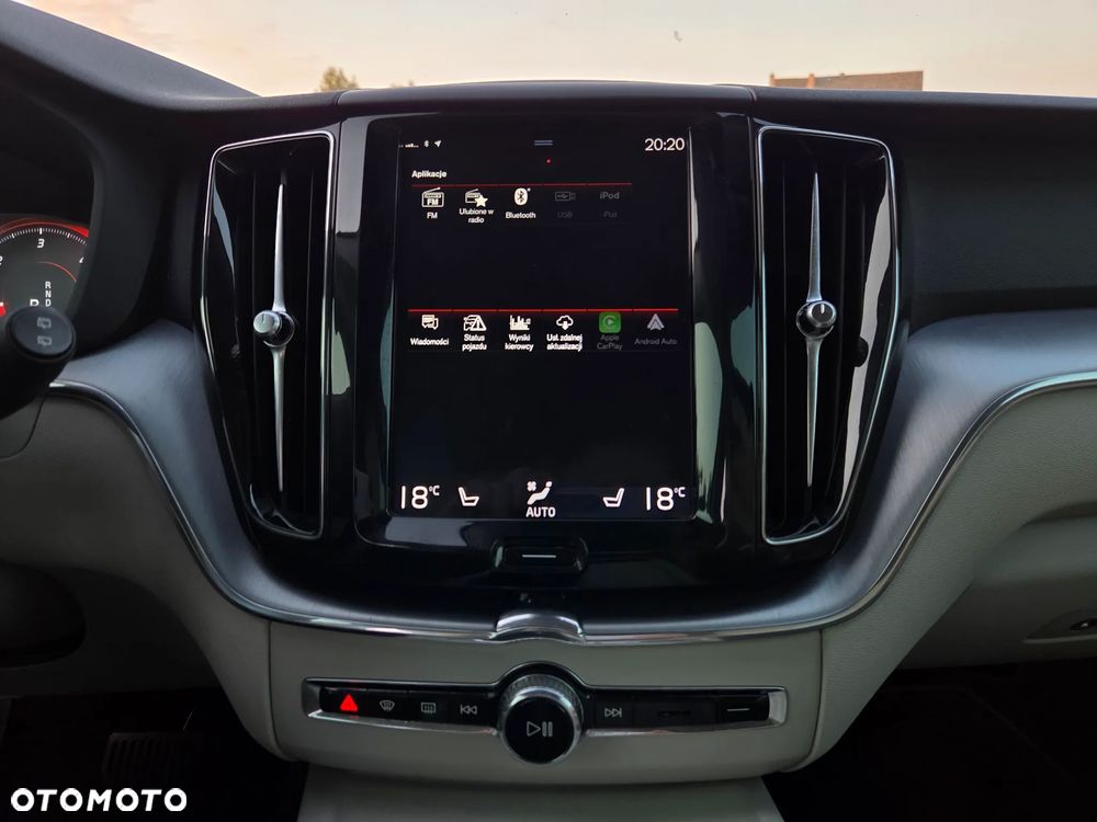 Volvo XC 60 B4 D AWD Momentum Pro - 27