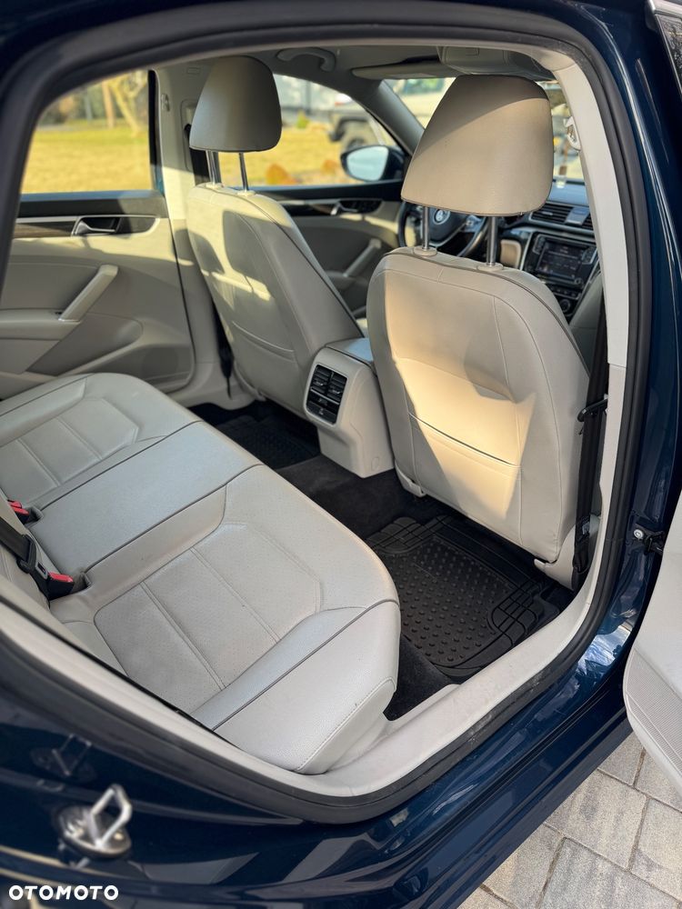 Volkswagen Passat - 10