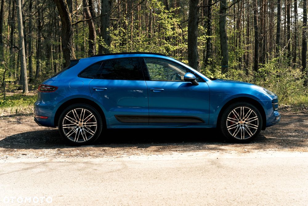 Porsche Macan Turbo - 18