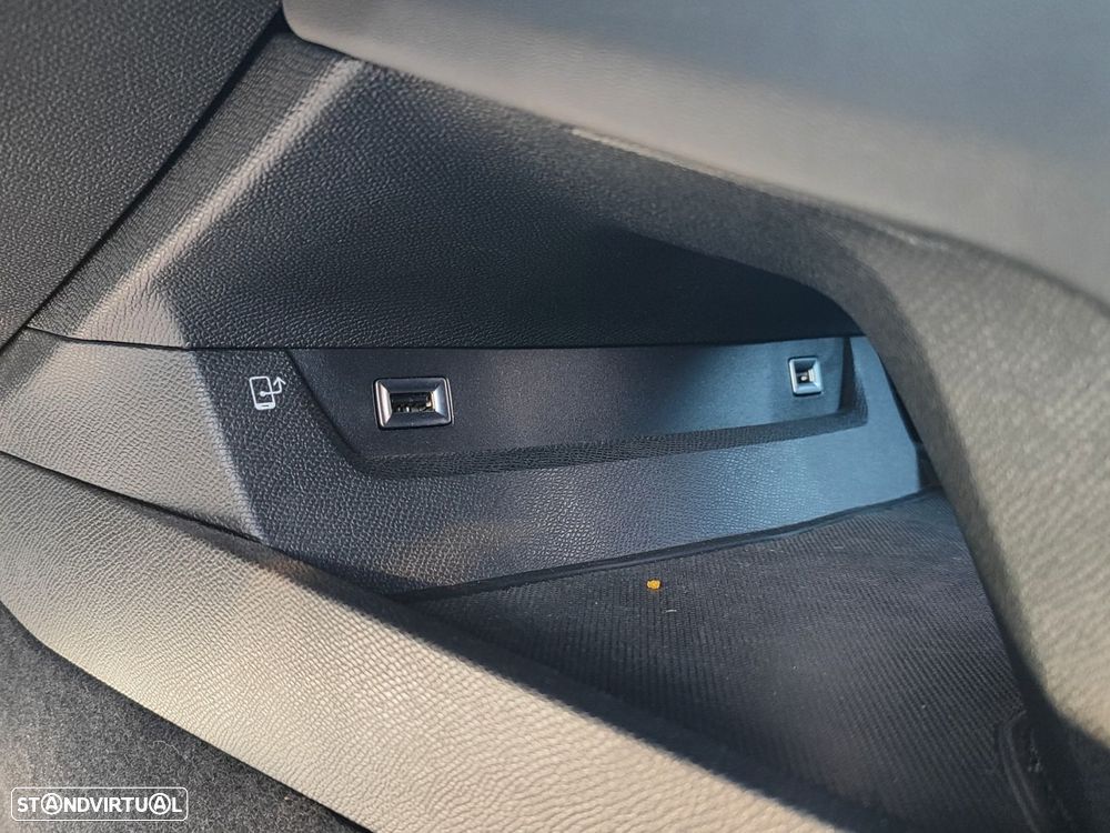 Peugeot 508 SW 1.6 Hybrid GT e-EAT8 - 33