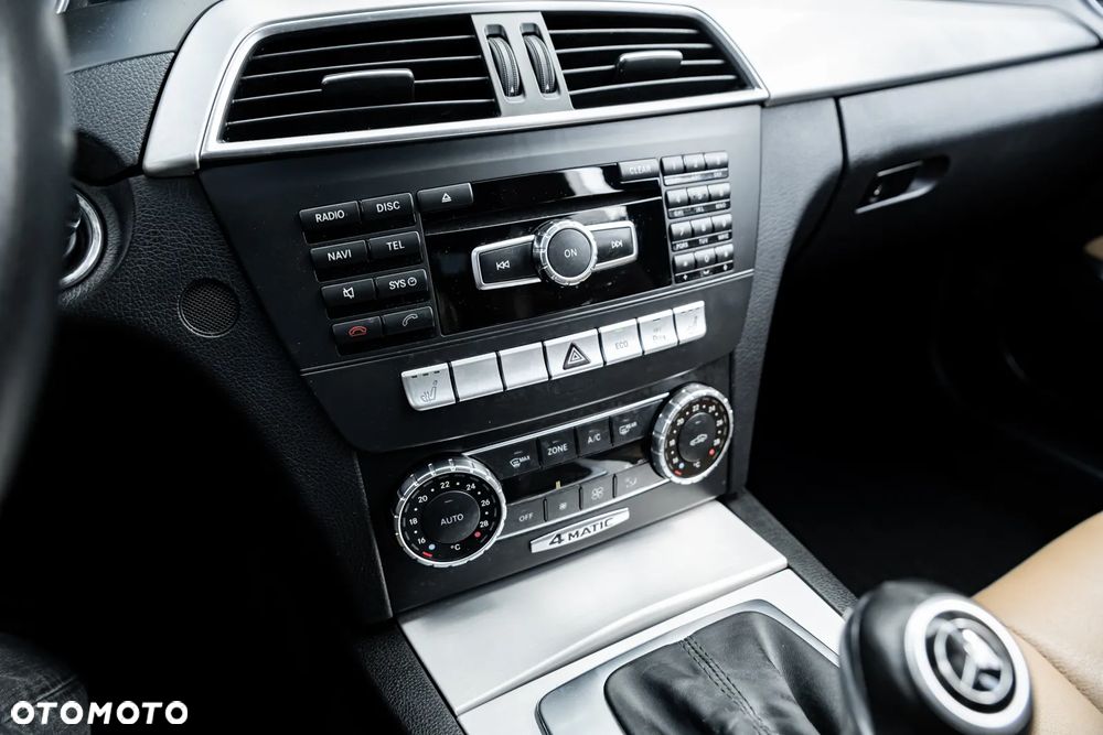 Mercedes-Benz Klasa C 250 CDI DPF Automatik BlueEFFICIENCY Special Edition - 30