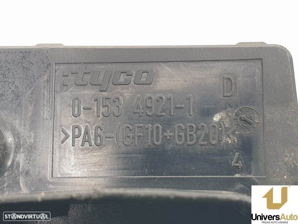 CAIXA RELÉS / FUSÍVEIS OPEL ASTRA H 2005 -13206754 - 1