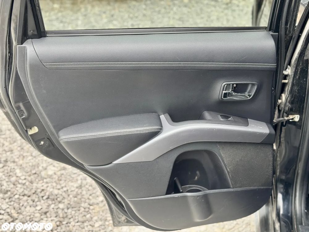 Mitsubishi Outlander 2.4 4WD CVT Intense - 11