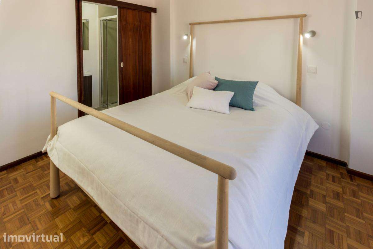 Quarto - localizado em Póvoa de Varzim Porto - Grande imagem: 3/28