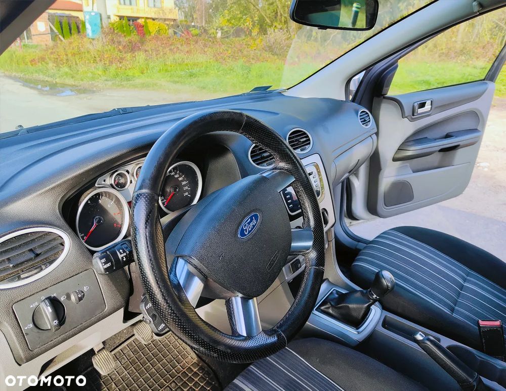 Ford Focus - 10