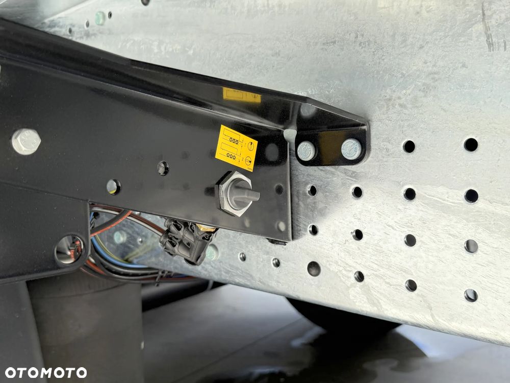 Schmitz Cargobull VARIOS + METALOWA SKRZYNIA - 33