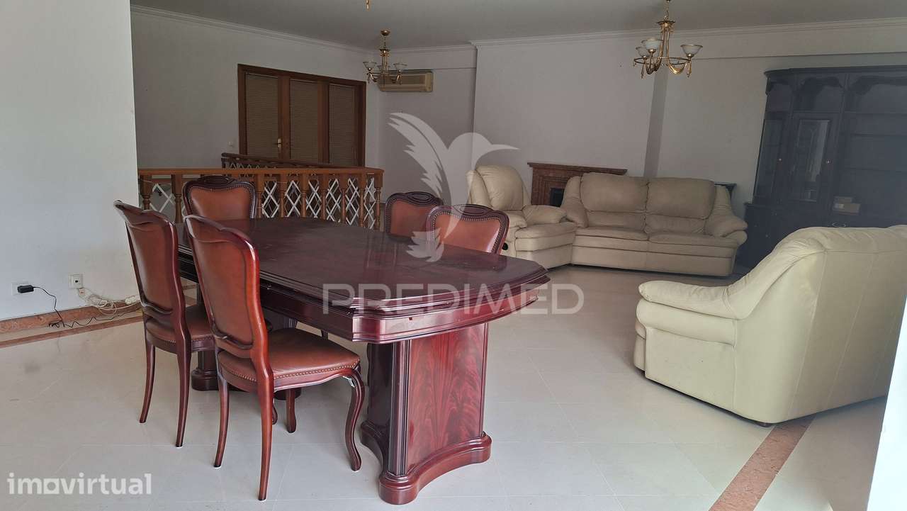 Apartamento T4 + 1 - Duplex com 174m2 com box para dois carros e do... - Grande imagem: 4/25