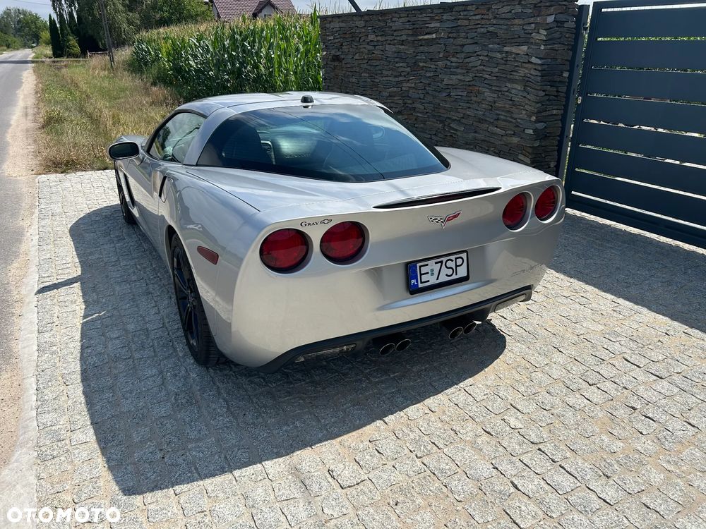 Chevrolet Corvette - 4