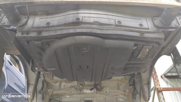 Bacia Da Mala Plastica Mercedes-Benz E-Class (W211) - 1