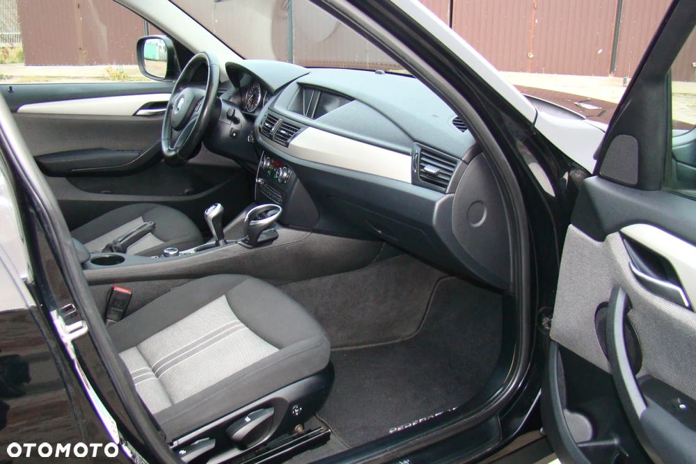 BMW X1 sDrive18d xLine - 11