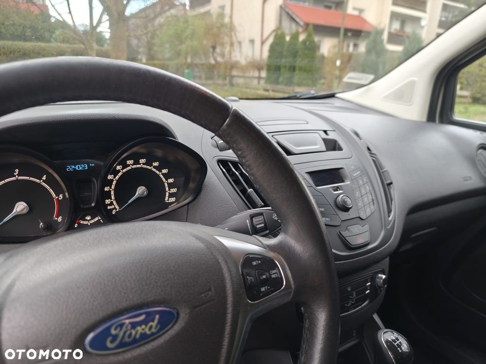 Ford Tourneo Courier 1.6 TDCi Titanium - 4