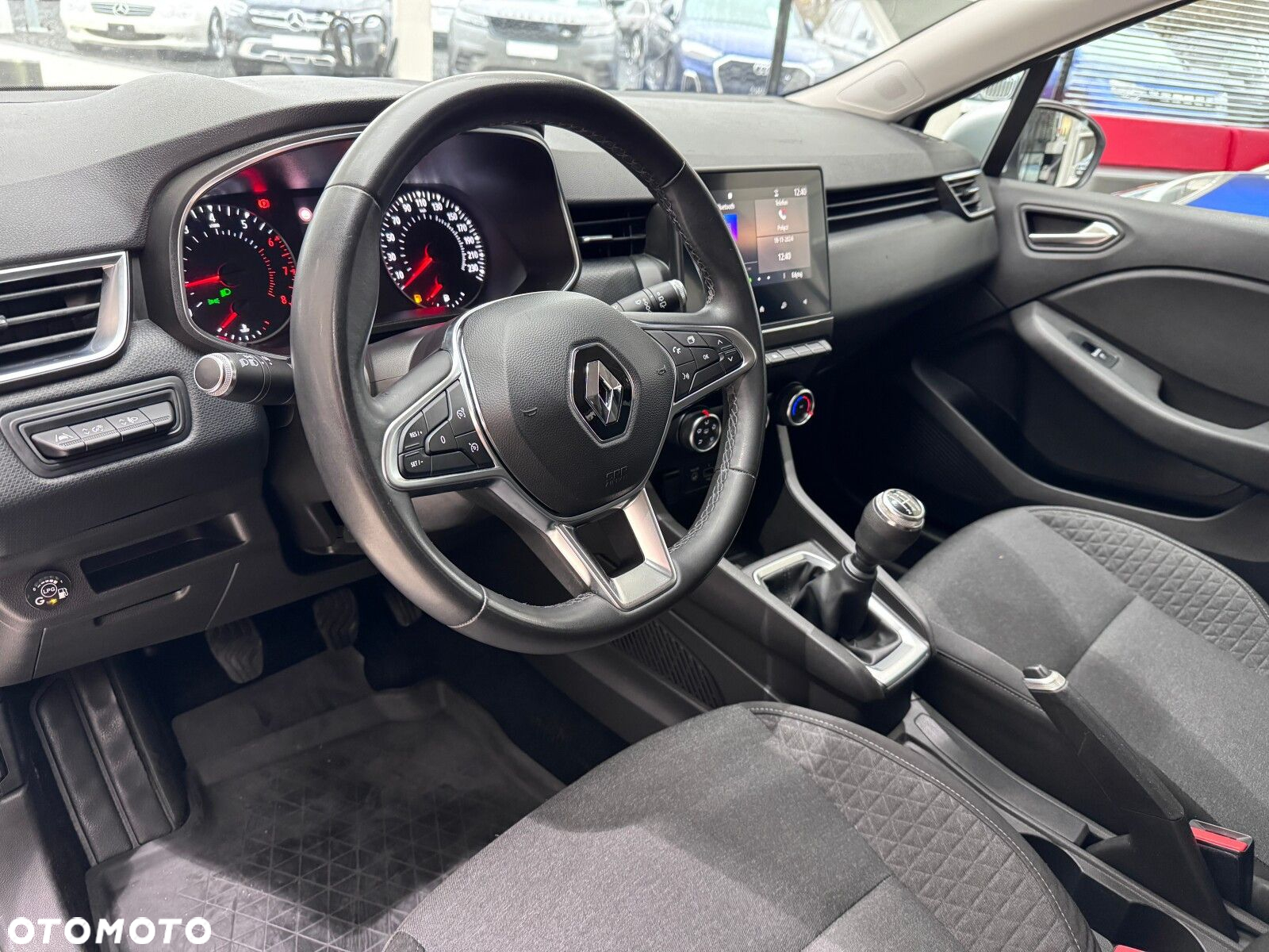 Renault Clio - 9