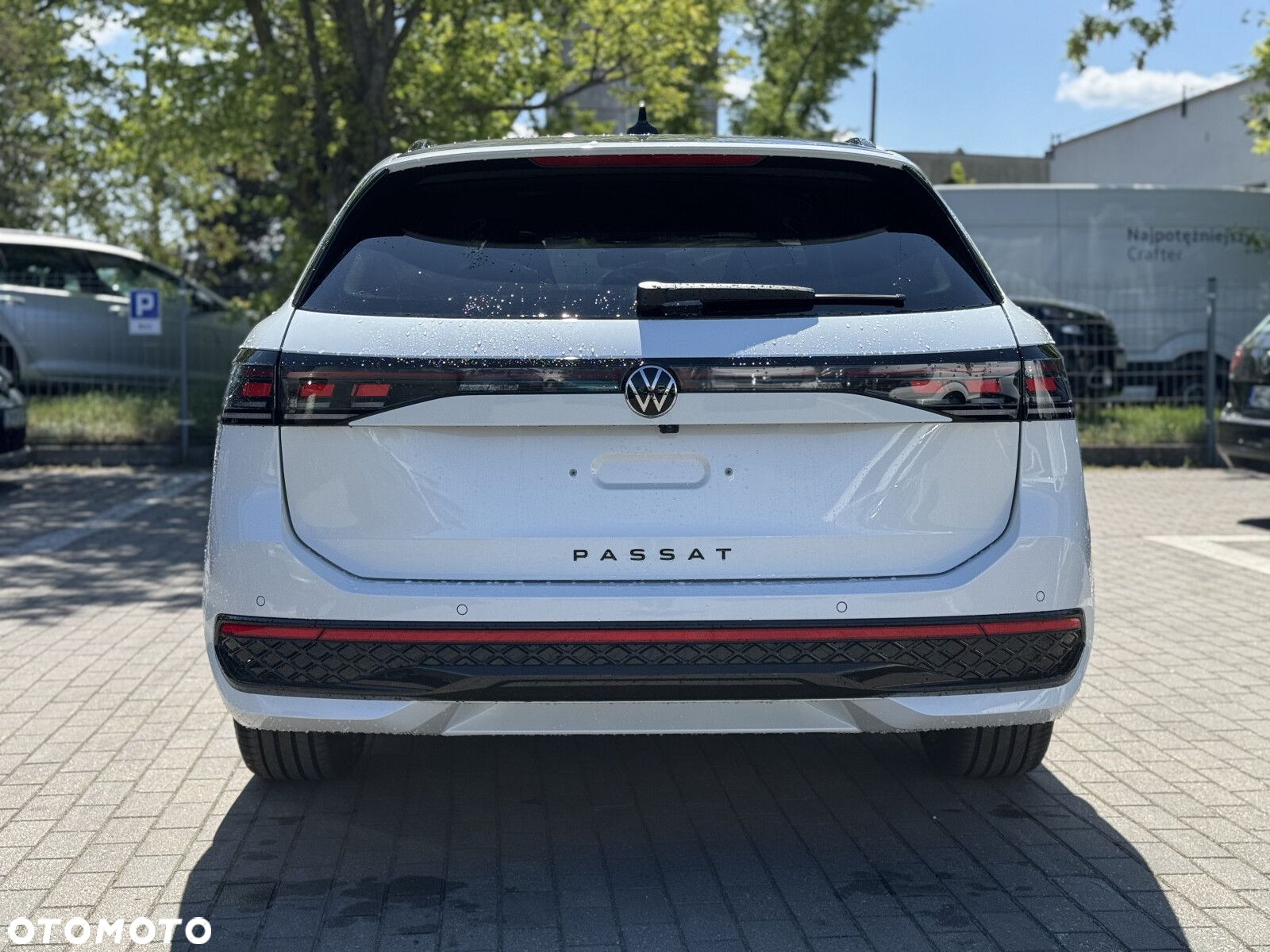 Volkswagen Passat - 12