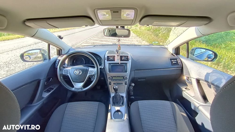 Toyota Avensis 2.0 D-4D Elegance - 11