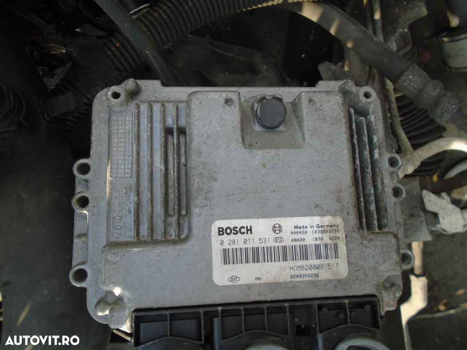 Calculator motor Renault Trafic 2.5 DCI din 2007 - 1