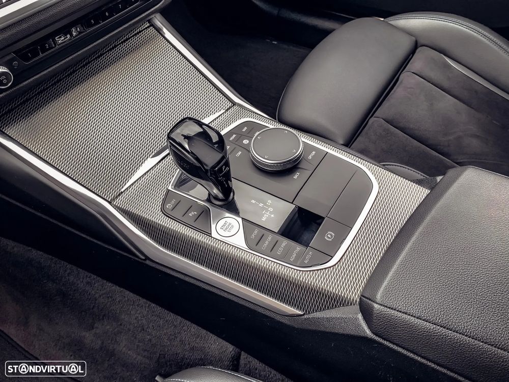 BMW 318 d Pack Desportivo M Auto - 8