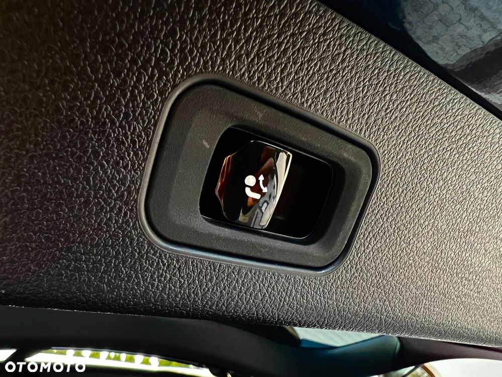 Mercedes-Benz GLC - 38