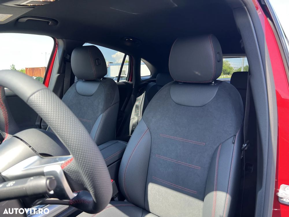 Mercedes-Benz GLA 220 4MATIC MHEV - 12
