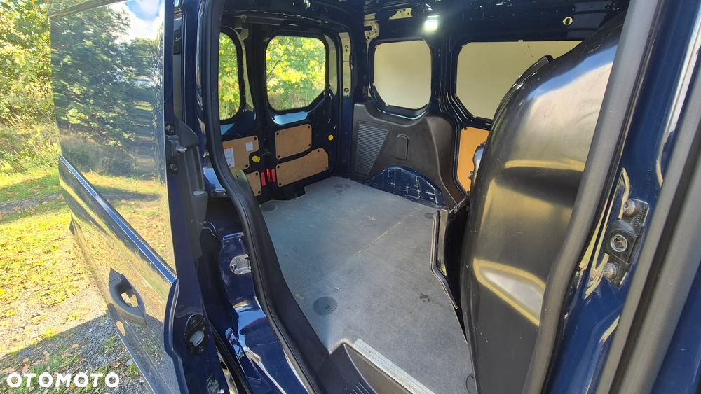 Ford Transit Connect - 9