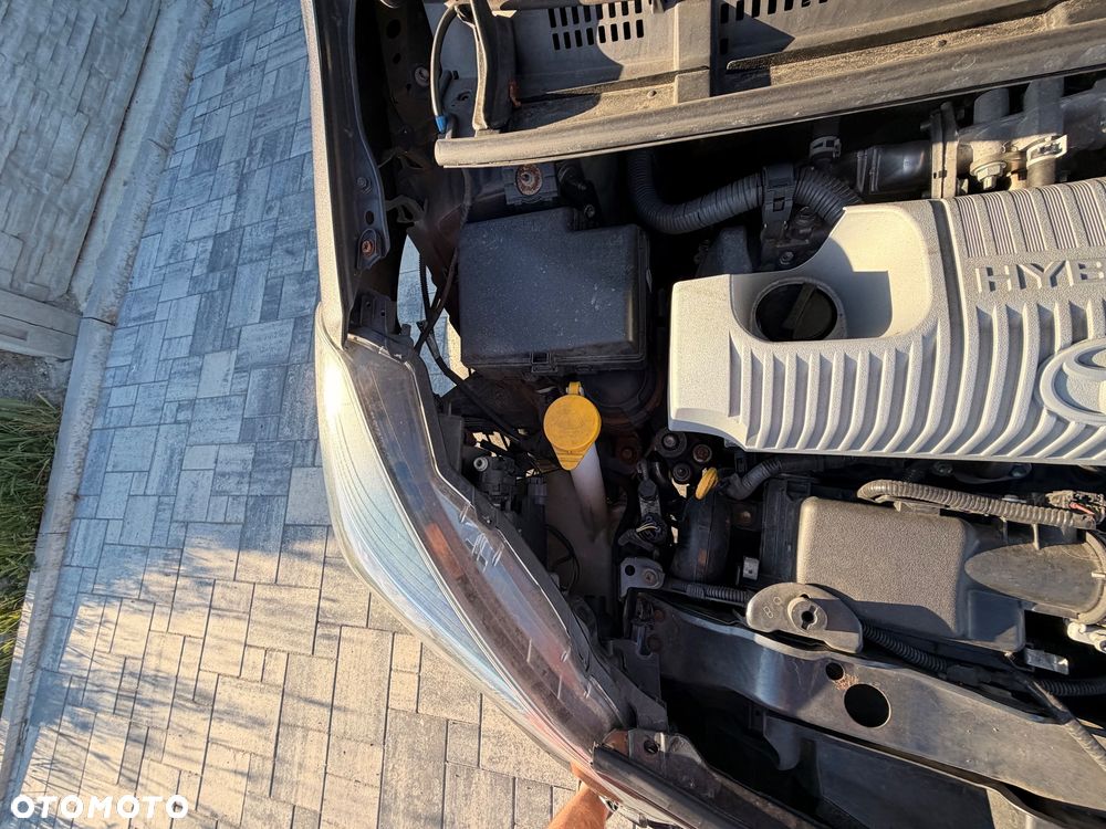 Toyota Yaris Hybrid 100 Dynamic - 23