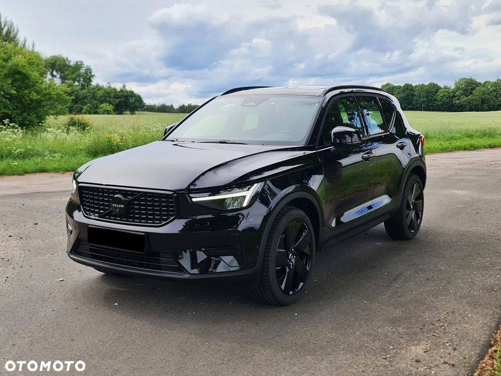 Volvo XC 40 B3 B DKG Ultra Black Edition - 1