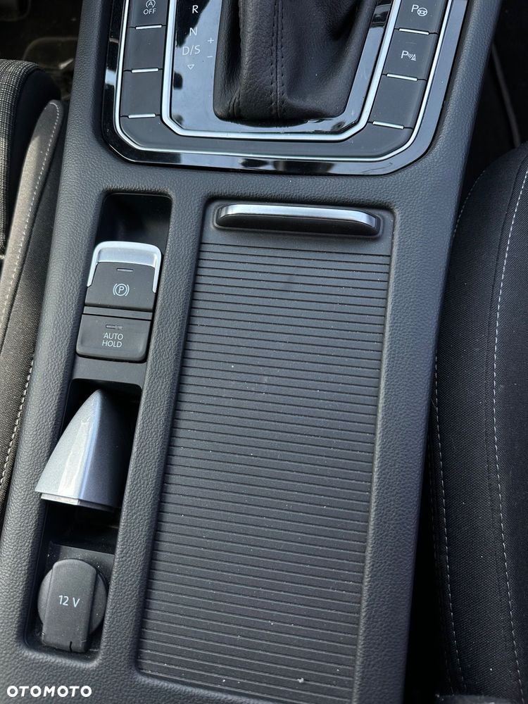 Volkswagen Passat Variant 2.0 TDI EVO Essence DSG - 12
