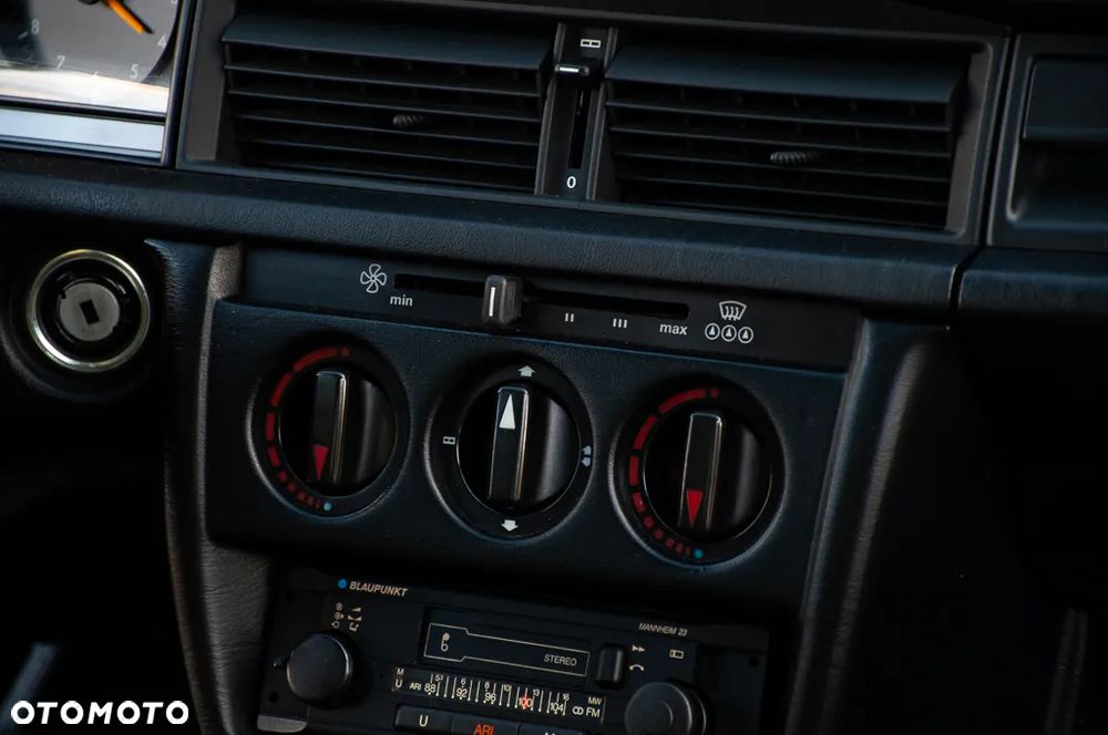 Mercedes-Benz W201 (190) - 20