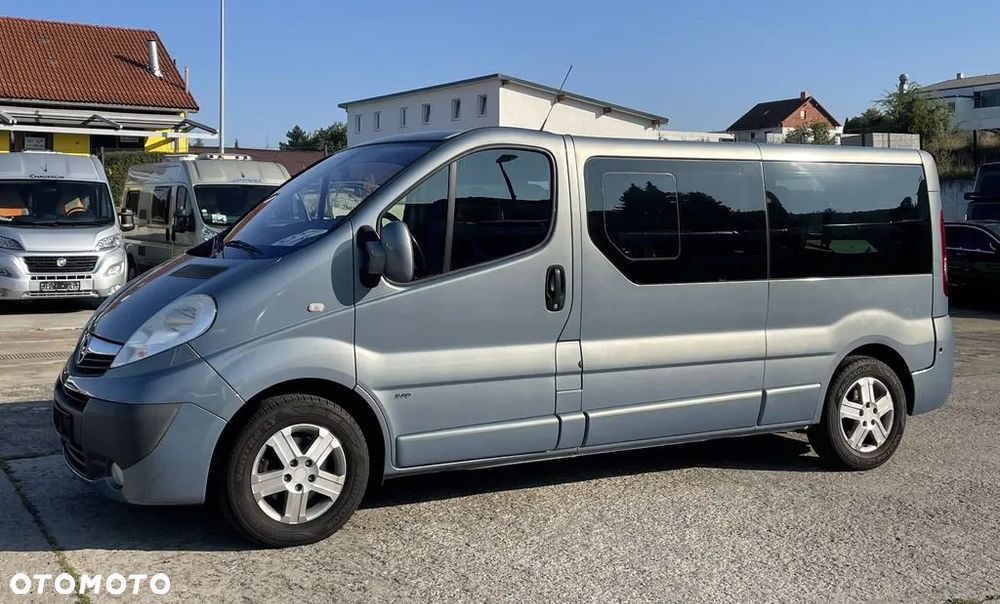Opel Vivaro - 1