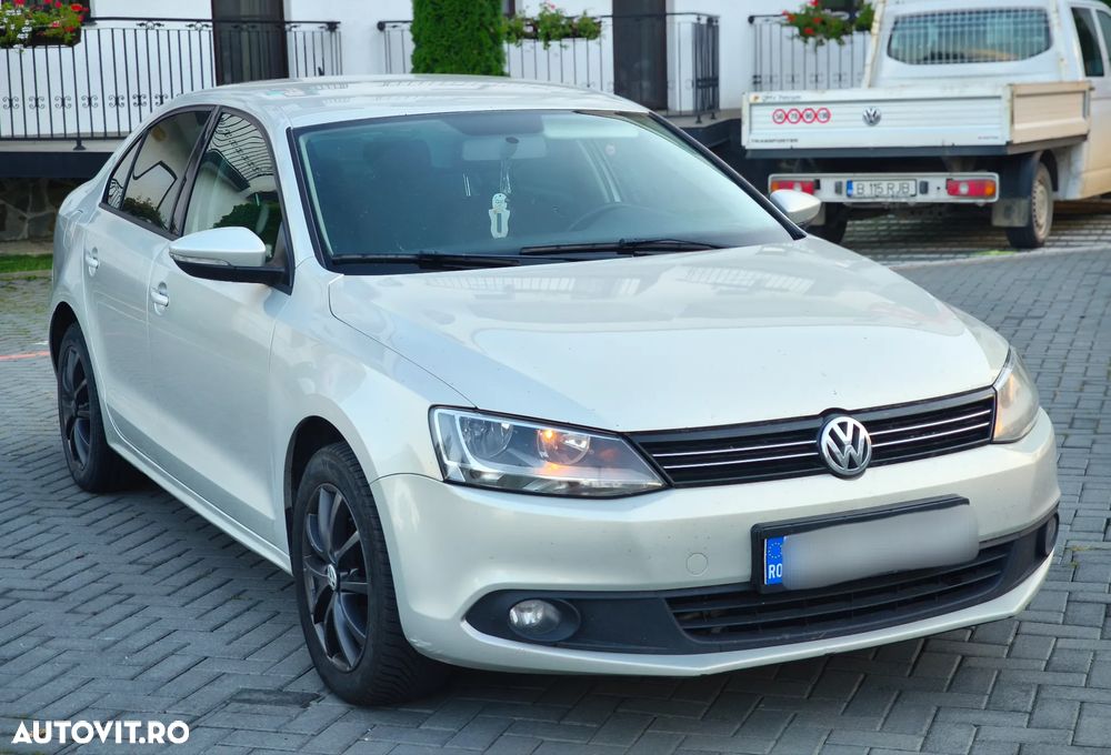 Volkswagen Jetta 1.6 TDI Blue Motion Technology Comfortline - 6