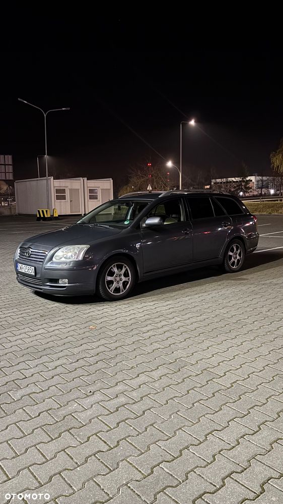 Toyota Avensis 2.2 D-CAT Sol - 4