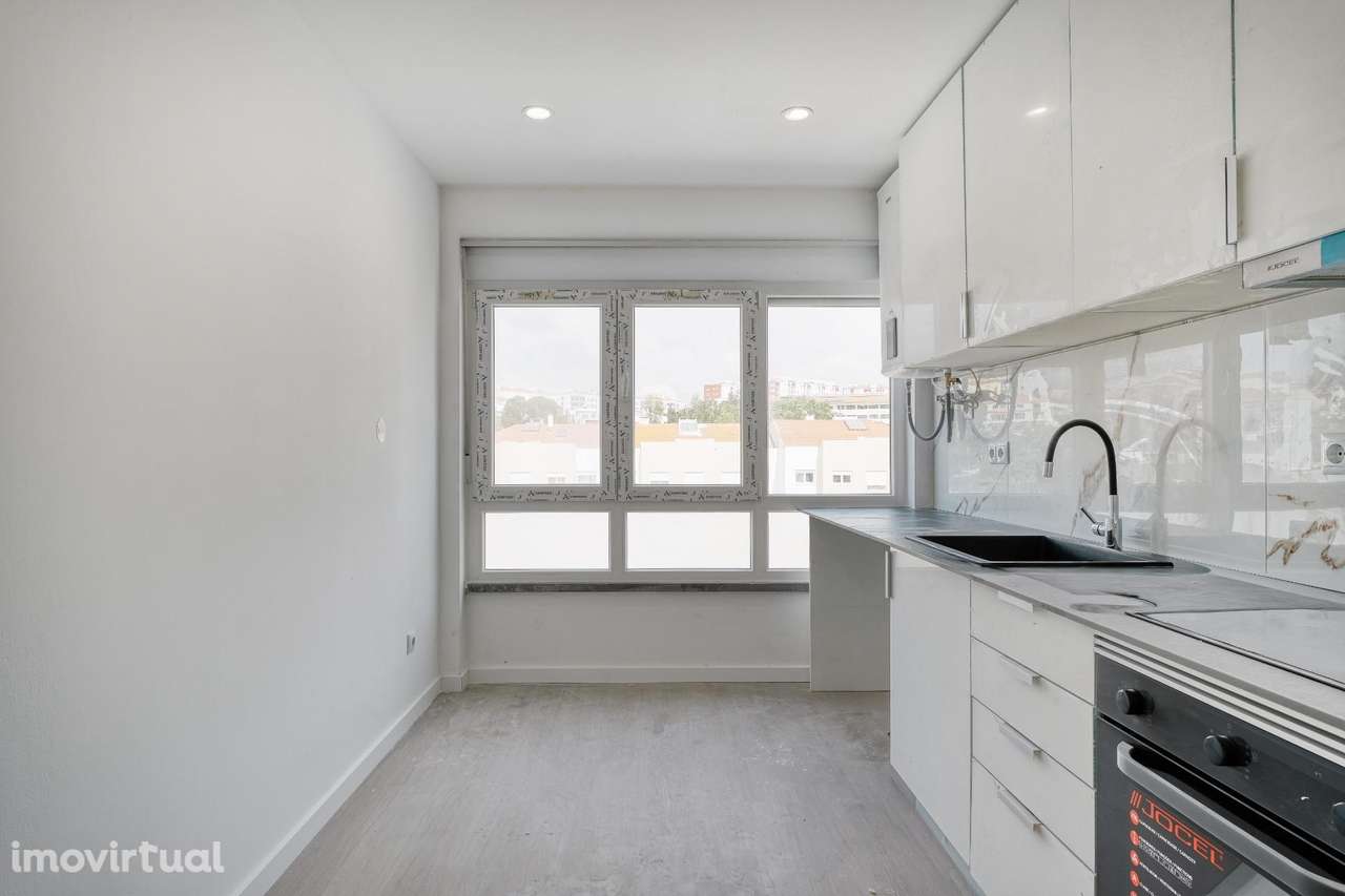 Apartamento T3 Completamente Renovado | Rua da Juventude, Barreiro - Grande imagem: 3/22