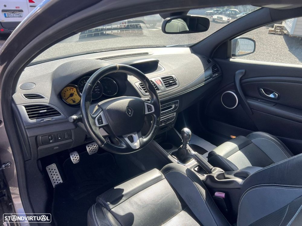 Renault Mégane Coupe 2.0 T 16V RS - 29