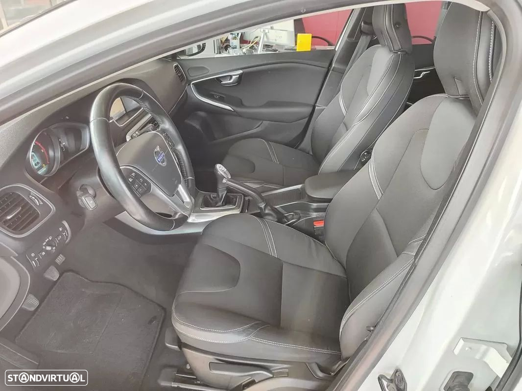 Volvo V40 1.6 D2 Momentum - 11