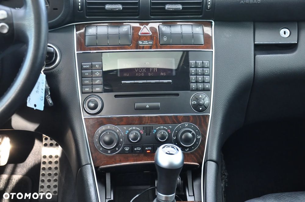 Mercedes-Benz Klasa C 280 7G-TRONIC Classic Sport Edition - 33