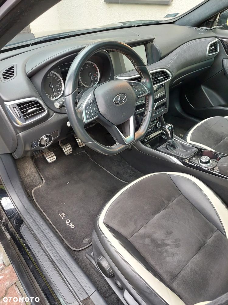 Infiniti Q30 1.5d Sport - 7