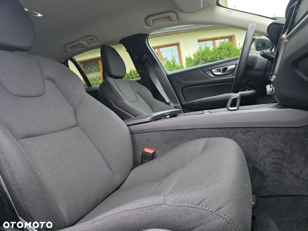 Volvo V60 T4 Momentum Pro - 12