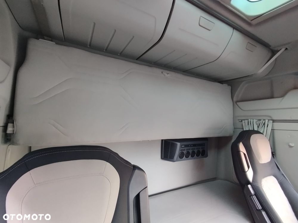 Ford MAX - 30