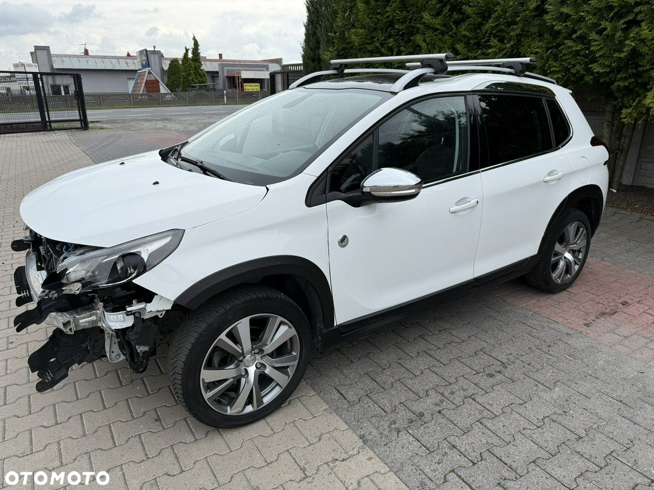Peugeot 2008 - 8