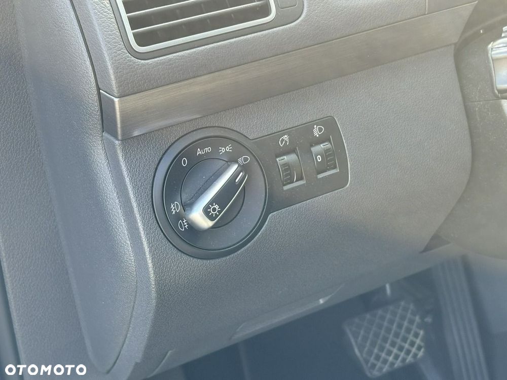 Volkswagen Touran 1.6 TDI DPF BlueMotion Technology DSG Cup - 25