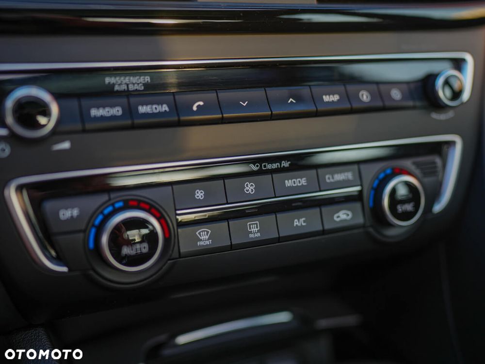 Kia Optima - 16
