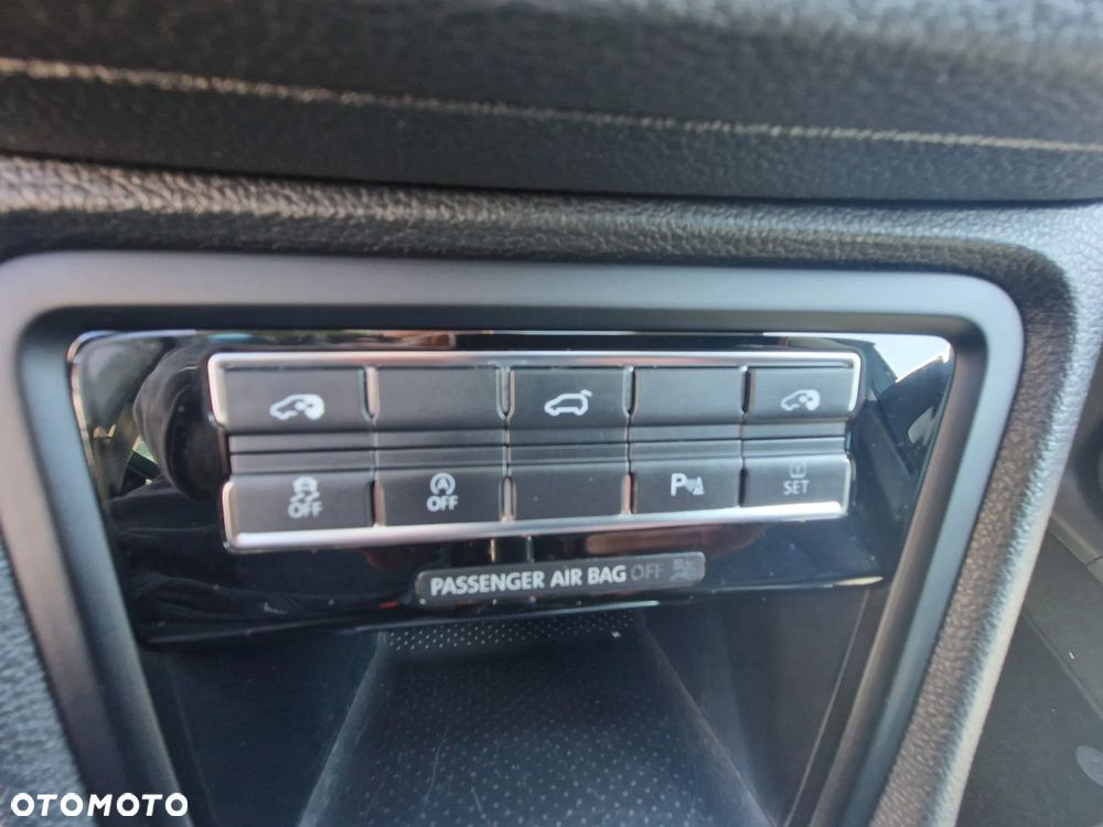Volkswagen Sharan 2.0 TDI DSG BlueMotion Technology Highline - 11