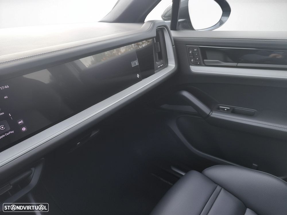 Porsche Cayenne Coupé E-Hybrid - 38